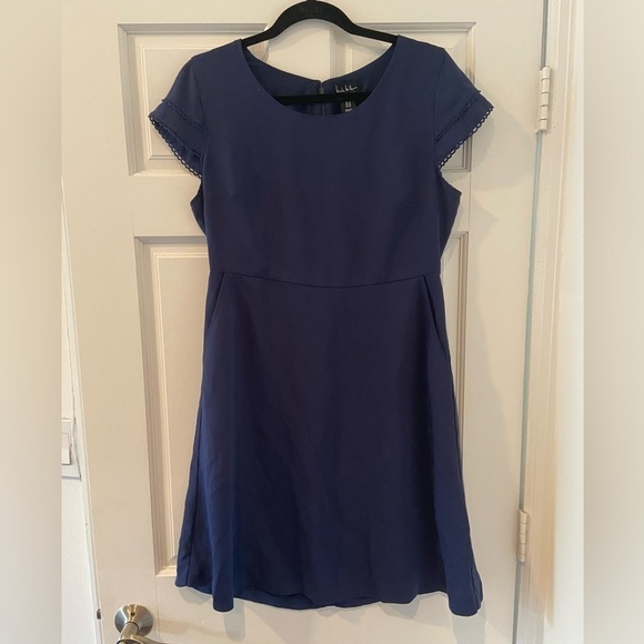 Nicole Miller Navy Fit & Flare Scalloped Trim Cap-sleeves Pockets Dress Size 10 - Picture 2 of 6
